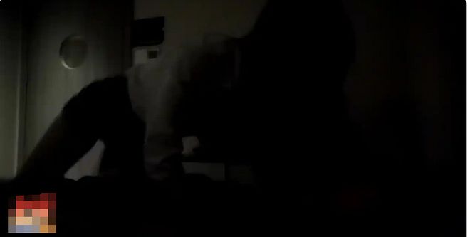短裙躺式服务：你穿裤子就给你扒下来开元棋牌app采耳店暗含大量擦边穿(图3)